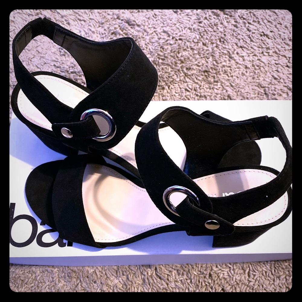 Size 7 woman’s dress shoes